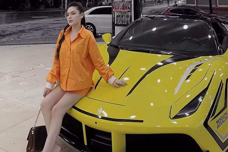 Ferrari 488 GTB sử dụng động cơ V8, tăng áp kép, dung tích 3.9 lít, sản sinh công suất tối đa 661 mã lực tại vòng tua máy 8.000 vòng/phút và mô-men xoắn cực đại 760 Nm tại 3.000 vòng/phút. Động cơ này kết hợp cùng hộp số ly hợp kép 7 tốc độ, nhờ đó, siêu xe Ferrari 488 GTB chỉ mất khoảng thời gian 3 giây để đua nước rút từ vị trí xuất phát lên 100 km/h trước khi đạt vận tốc tối đa 330 km/h.