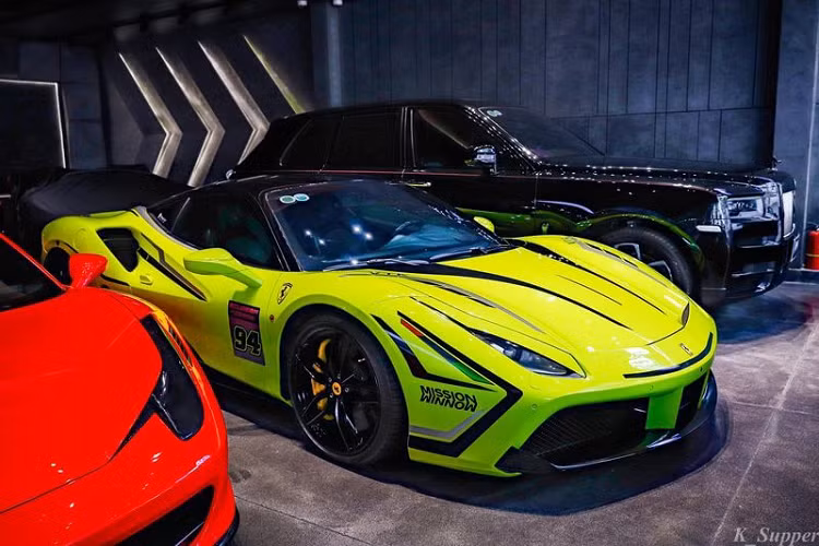 Trong khi đó, những chiếc siêu xe Ferrari 488 GTB đã qua sử dụng tại dải đất hình chữ S từng được giao dịch trên 11,5 tỷ đồng.