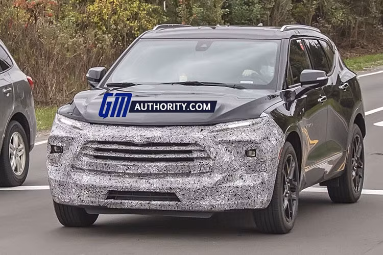 Không giống như phần lớn mẫu SUV Mỹ, Chevrolet Blazer sở hữu diện mạo năng động và cá tính vốn là phong cách đặc trưng của các nhà sản xuất xe Hàn Quốc và Nhật Bản.