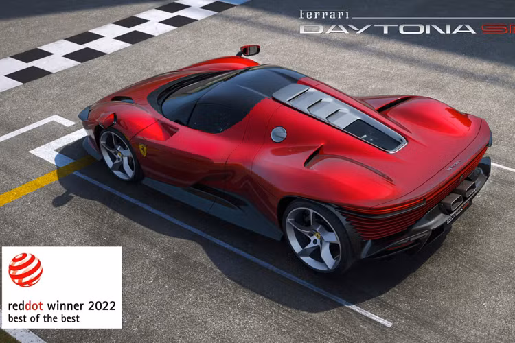 Siêu xe Ferrari Daytona SP3, siêu phẩm mới nhất vừa được gia nhập hàng ngũ những mẫu xe “Icona” đậm tính biểu tượng của Ferrari, được tạo nên nhờ sự kết hợp hài hòa những yếu tố tương phản: những bề mặt điêu khắc tinh tế, gợi cảm đan xen với những đường nét mạnh mẽ, gợi nhớ đến vai trò chủ đạo của khí động học trong thiết kế xe đua những năm 60-70, từng thể hiện trên 330 P4, 350 Can-Am và 512S.