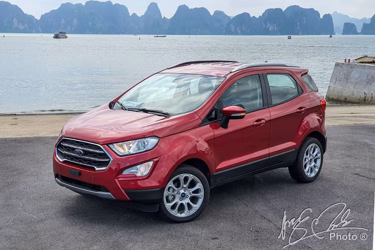 Can Tet hang loat xe oto giam gia, cao nhat hon 200 trieu dong-Hinh-4