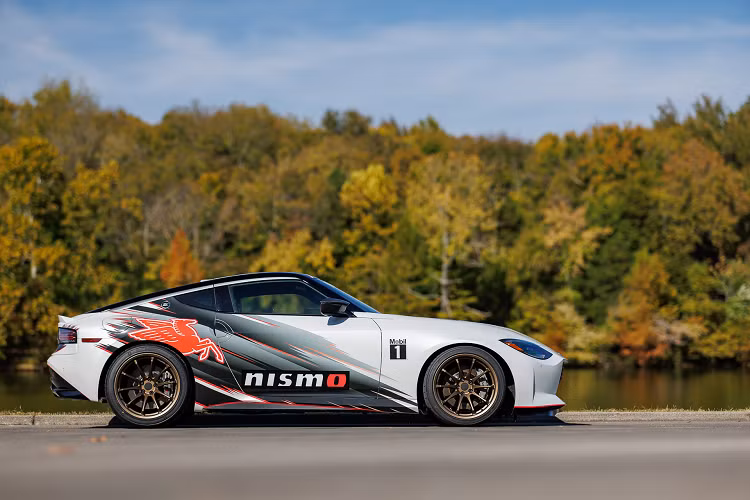Những chi tiết độ ngầu cho Nissan Z này đã có thể đặt mua tại các đại lý Nissan từ đầu năm 2023, các tùy chọn nâng cấp Z bao gồm bộ giảm xóc Nismo với khả năng phục hồi và giảm chấn có thể điều chỉnh và chiều cao xe, thanh chống lật có thể điều chỉnh, thanh giằng, cùng nhiều chi tiết nâng cấp khác.