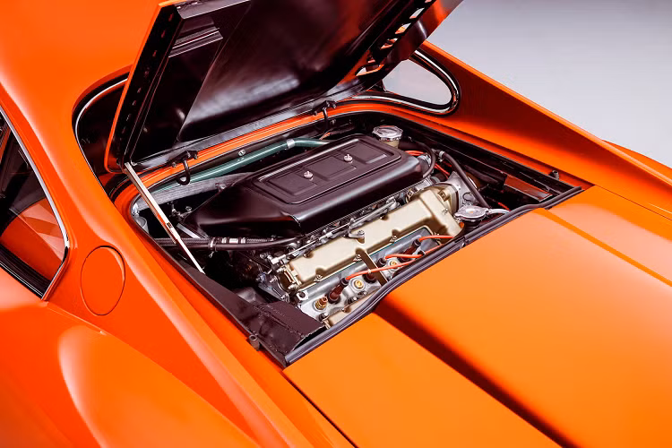 Chiếc Ferrari Dino 246 GT L Series đời 1969 này mang số hiệu 00436 đã được đưa đến cơ sở của thương hiệu Bell Sport và Classic vào năm 2017. Thương hiệu Ferrari đã xác nhận đây là chiếc xe thứ 7 trong số 357 chiếc Dino GT L Series từng được sản xuất. Mẫu xe này từng thuộc sở hữu của những người đam mê xe hơn đến từ Đức, Pháp, Canada, và Hoa Kỳ. Trong vòng đời 48 năm qua, xe chỉ vận hành khoảng 85.295 km.