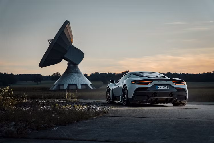 Siêu xe Maserati MC20 độ Novitec có thể được trang bị hệ thống quản lý âm thanh chủ động tùy chọn, trong khi ống xả kép 100 mm có thể được chỉ định bằng thép không gỉ hoặc sợi carbon.