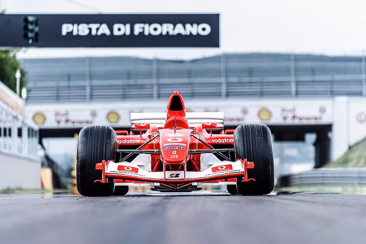 Đây là chiếc xe mà Schumacher đã sử dụng để tranh tài và giành được 5 giải Grand Prix trong mùa giải 2003. Kỉ lục trước đó cũng thuộc về một chiếc xe của Schumacher, được bán với giá 7,5 triệu USD và chiếc xe này thậm chí còn thành công hơn cả chiếc Ferrari F2003 GA huyền thoại, khi giành chiến thắng trong 9 cuộc đua.