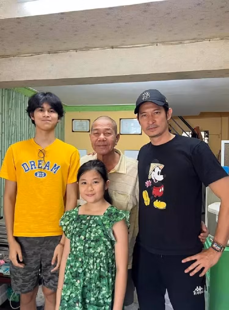 Dung mao 2 con cung cha khac me cua Huy Khanh