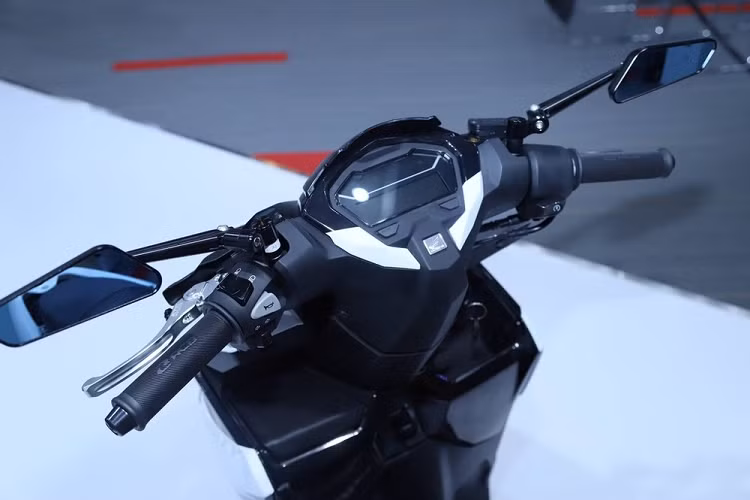 Tại thị trường Indonesia, Honda Vario 125 2022 có tổng cộng 3 phiên bản, mang tên CBS, CBS-ISS và CBS-ISS SP. Giá xe Honda Vario 125 mới dao động từ 22,35 - 24,25 triệu Rupiah (khoảng 35 - 38 triệu đồng).