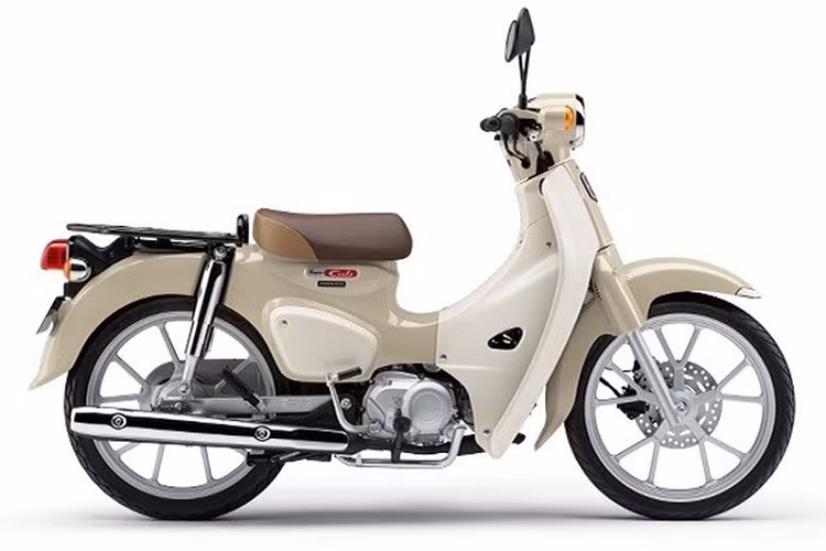 Ngoài ra, xe cũng được trang bị công nghệ phun xăng điện tử PGM-FI nên khá tiết kiệm xăng. Theo công bố của Honda, mẫu xe đạt mức tiêu tiêu thụ nhiên liệu 71,4 km/lít xăng.