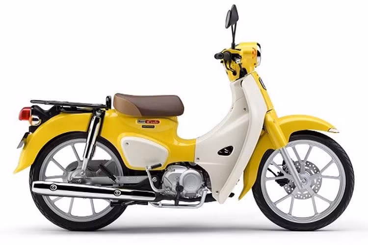 Hiện vẫn chưa có thông tin giá xe Honda Super Cub 2022, và nó có được đưa về Việt Nam không? Trong khi đó, Honda Super Cub C125 tại thị trường Việt Nam dù có mức giá hơi cao nhưng không thể làm “nản lòng” những người trót yêu mến vẻ cổ kính của Honda Super Cub.