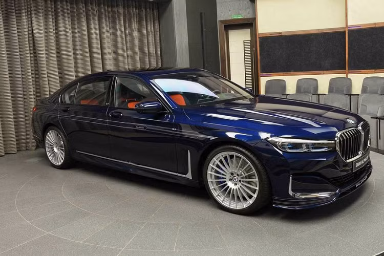 Khá bất ngờ khi BMW sẽ tiếp quản Alpina, không rõ hãng xe Đức sẽ có kế hoạch gì khi đưa Alpina về chung một nhà. Chỉ biết rằng Alpina sẽ tiếp tục sản xuất các phiên bản điều chỉnh dựa trên xe BMW cho đến hết năm 2025.