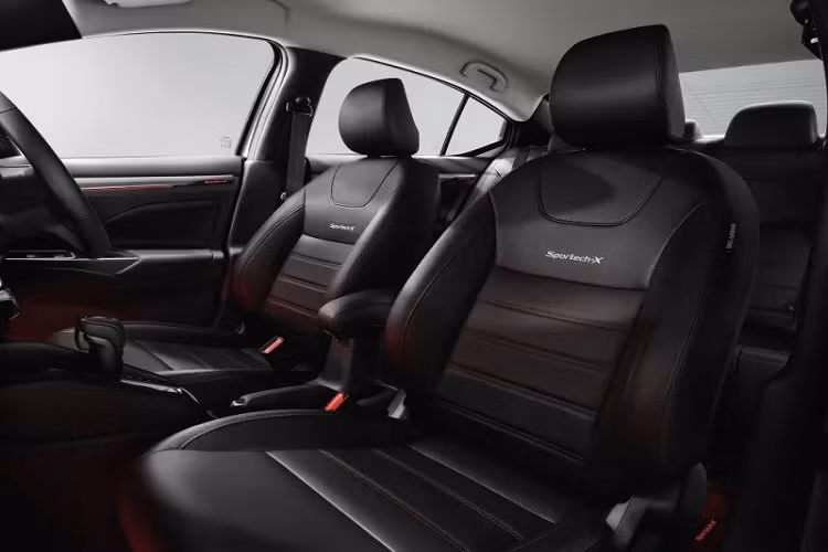 Những trang bị đáng chú ý khác của Nissan Almera Sportech-X 2022 bao gồm hệ thống thông tin giải trí NissanConnect với màn hình cảm ứng 8 inch, hỗ trợ Android Auto và Apple CarPlay, kết nối Bluetooth, cổng USB và tính năng ra lệnh bằng giọng nói.