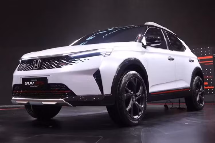 Một số thông tin ban đầu cho biết Honda WR-V 2023 mới sẽ chỉ phân phối tại khu vực Đông Nam Á, trong đó có Việt Nam. Tuy vậy, trang báo Nhật Bản là Kurumagt cho biết WR-V cũng có thể được ra mắt tại quê nhà, bởi hiện tại Honda đang thiếu một cái tên đủ mạnh để đối đầu với Toyota Raize.