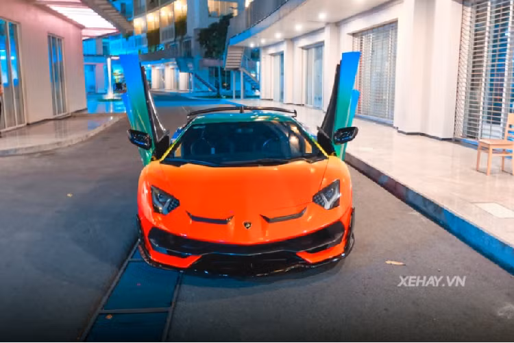 Lamborghini Aventador SVJ là phiên bản mạnh mẽ nhất của dòng xe Aventador được sản xuất với số lượng giới hạn, cả Việt Nam hiện cũng chỉ có khoảng 5 chiếc Aventador SVJ.