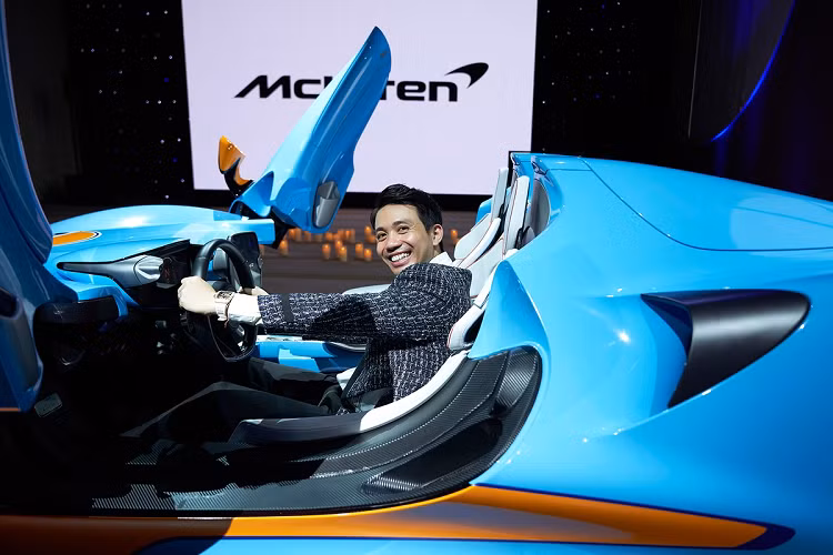 Tuy nhiên, trước đó, tay chơi Minh Nhựa cũng đã từng "lỡ miệng" khoe giá xe McLaren Elva lên đến 143 tỷ đồng và tất nhiên đã bao gồm các loại thuế và ra biển trắng tại Việt Nam.