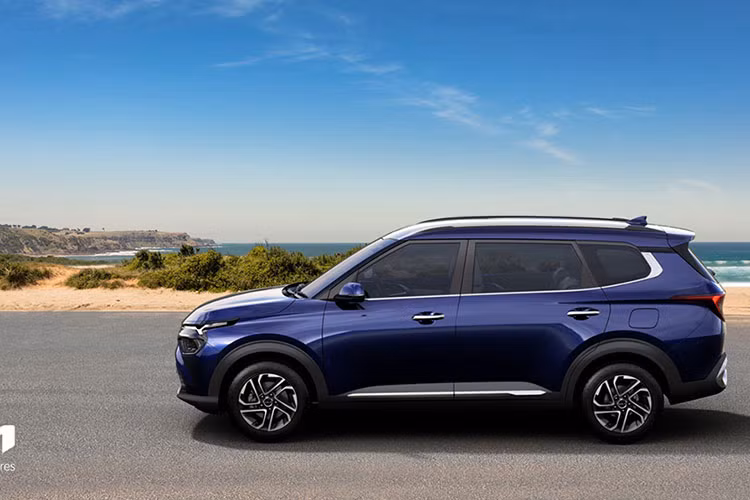 Theo Kia, trong ngày đầu tiên mở bán đã có 7.738 khách hàng Ấn Độ đặt mua Carens thế hệ mới. Trước Kia Carens 2022, chưa có mẫu MPV nào được đặt cọc nhiều như thế trong ngày đầu tiên mở bán tại Ấn Độ. Con số này càng ấn tượng hơn khi giá xe Kia Carens 2202 hiện vẫn chưa được công bố.