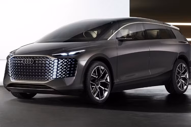 Audi vừa chính thức giới thiệu mẫu xe mới thuộc dòng xe ý tưởng "sphere" với tên gọi Urbansphere. Khác với Skysphere (xe thể thao) và Grandsphere (xe sedan cỡ lớn), chiếc Audi Urbansphere 2023 mới này mang thiết kế minivan với trang bị động cơ điện, được tạo ra nhằm sử dụng trong các đại đô thị trong tương lai và ưu tiên nâng cao trải nghiệm hành khách ngồi bên trong xe.