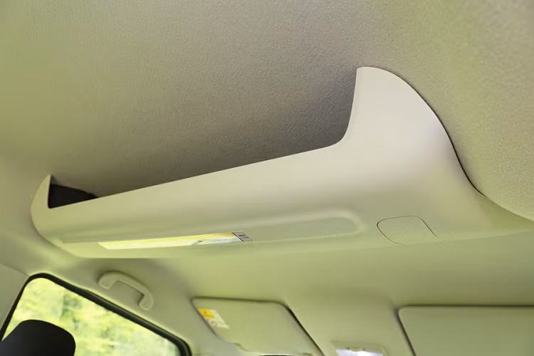 Thay vào đó, xe dùng động cơ xăng hút khí tự nhiên, dung tích 660cc. Động cơ kết hợp với hộp số biến thiên vô cấp CVT và hệ dẫn động cầu trước hoặc 4 bánh. Động cơ này tiêu thụ lượng xăng trung bình dao động từ 18,7 - 25,8 km/lít (khoảng 3,87 - 5,3 lít/100 km), tùy phiên bản.