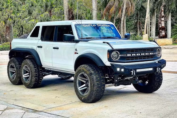 Ford Bronco hoa “quai thu 6 chan” sieu ham nho tay Apocalypse
