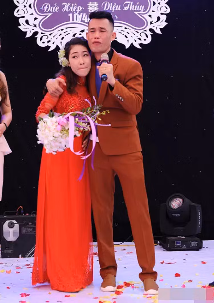 Hiep Ga khoe 'nguoi yeu', moi lan mot co gai khac nhau-Hinh-5