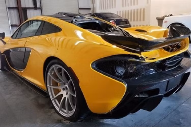 Vì bất kỳ lý do gì, đợt giảm giá này đã kết thúc và chiếc hypercar hybrid đã được niêm yết lại, sẽ vẫn có sẵn cho đến ngày 16/12/2022 tới. Tại thời điểm viết bài, giá thầu McLaren P1 là 259.000 đô la đã được đặt.