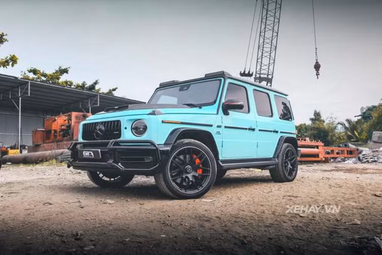 Sức mạnh này cho phép chiếc xe chạy nước rút từ 0 - 100 km/h trong 4,5 giây, trước khi đạt vận tốc tối đa là 220 km/h. 
