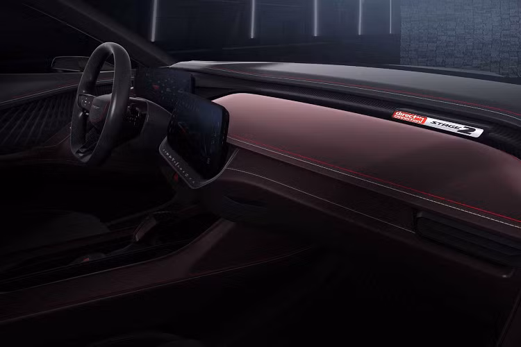 Dodge cũng đã xác nhận lại gói hệ thống truyền động SRT Banshee 800 volt mà hãng đã tiết lộ trước đây. Gói này sẽ có tổng cộng ba phiên bản và hiện tại, số liệu công suất chính xác của mỗi loại vẫn chưa được công bố một cách chi tiết.