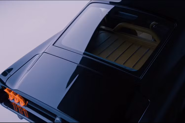 Nhưng hiệu suất không phải là điều đáng chú ý duy nhất của Electric Mustang by Charge. Công ty có trụ sở tại Luân Đôn cũng hứa hẹn một trải nghiệm thực sự sang trọng, và đánh giá theo cabin sang trọng của, họ đang đi đúng hướng. Mặc dù không có nhiều thông tin chi tiết về cabin, Charge cho biết rằng nó sẽ có đủ các trang bị hiện đại, và màn hình thông tin giải trí lớn mới như trong ảnh mới chỉ là bề nổi.