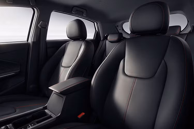 Thuộc phân khúc SUV hạng B, Chery Tiggo 3x sở hữu chiều dài 4.200 mm, chiều rộng 1.760 mm, chiều cao 1.570 mm và chiều dài cơ sở 2.555 mm. So với các đối thủ cùng phân khúc, Chery Tiggo 3x nhỏ hơn đáng kể.