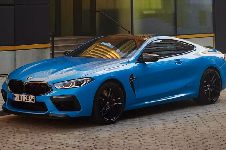 Theo nguồn tin nội bộ, 6-Series sẽ quay trở lại thị trường vào năm 2026 đồng thời thay thế BMW 4-Series và 8-Series. Tin đồn cho biết, sẽ chỉ có BMW 8-Series Gran Coupe với thiết kế 4 cửa được giữ lại. Trong khi đó, BMW 8-Series Coupe và Convertible sẽ khai tử. Tuy nhiên, 8-Series Gran Coupe sẽ bị biến thành một phiên bản của dòng BMW 7-Series.