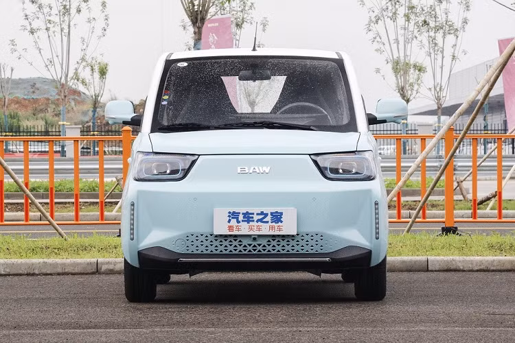 Được ra đời nhằm kỷ niệm 71 năm thành lập của BAW, Yuanbao mang trên mình thiết kế nhỏ gọn và dễ thương. Xe có chiều dài chỉ 3.162 mm, chiều rộng 1.498 mm, chiều cao 1.585 mm và chiều dài cơ sở 2.050 mm.