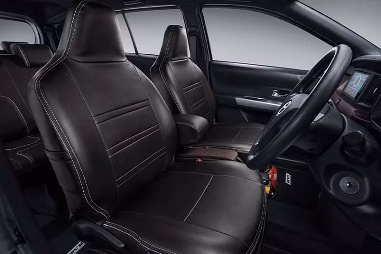 "Trái tim" của Toyota Calya 2022 tại thị trường Indonesia là động cơ xăng 4 xi-lanh, dung tích 1.2L, sản sinh công suất tối đa 88 mã lực tại tua máy 6.000 vòng/phút và mô-men xoắn cực đại 108 Nm tại tua máy 4.200 vòng/phút. Sức mạnh được truyền tới bánh thông qua hộp số sàn 5 cấp hoặc hộp số tự động 4 cấp.