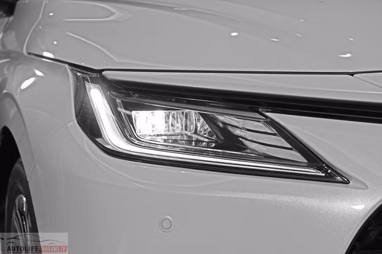 Như thông tin đã đưa, Toyota Vios 2023 ở thị trường Thái Lan được chia thành 4 phiên bản, bao gồm Sport, Smart, Premium và Premium Luxury. Trong đó, bản Toyota Vios Premium Luxury cao cấp nhất có giá khởi điểm 689.000 Baht (khoảng 446 triệu đồng). 