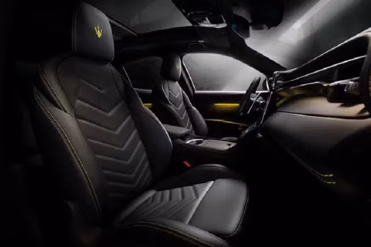 Nếu quả đúng SUV hạng sang cỡ nhỏ của Maserati có giá bán chính hãng từ 3,95 tỷ đồng, đây sẽ là lợi thế khiến cuộc cạnh tranh trực tiếp với các mẫu xe Jaguar F Pace hay Porsche Macan trở nên gay cấn hơn.