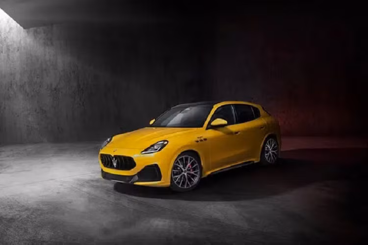 Riêng Maserati Grecale Trofeo được trang bị động cơ V6, dung tích 3.0 lít, có công suất tối đa lên đến 523 mã lực và mô-men xoắn cực đại là 620 Nm.
