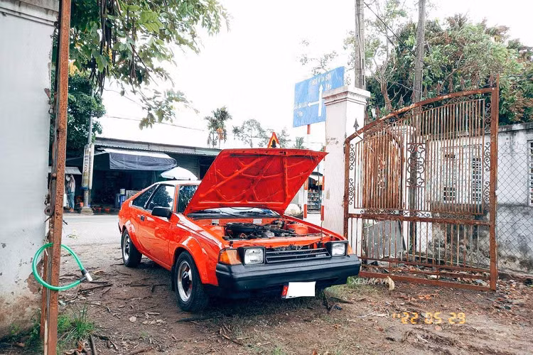 Toyota Celica đã trải qua 7 thế hệ và kết thúc vòng đời vào năm 2006 do doanh số thấp. Tại Việt Nam, mẫu Toyota Celica hàng hiếm với số lượng chỉ đếm trên đầu ngón tay và thường xuất hiện tại khu vực phía Nam, đa số là thế hệ thứ 5,6 và 7.