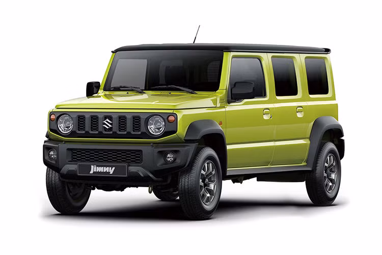 Ngoài giới thiệu biến thể 5 cửa mới, Suzuki nhiều khả năng cũng sẽ tiến hành nâng cấp giữa chu kỳ với Jimny 3 cửa, cùng với động cơ được điện khí hóa tương tự.