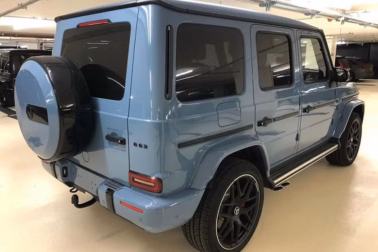 Đúng như câu nói vui của giới nhập xe rằng ai rồi cũng sẽ mua Mercedes-AMG G63 khi mới đây, một tay chơi xe đến từ Tiền Giang đã thanh lý đi chiếc xe bán tải hạng nặng Ford F-150 Raptor chỉ mới mua hơn 1 năm để chốt đơn tậu Mercedes-AMG G63 vạn người mê.