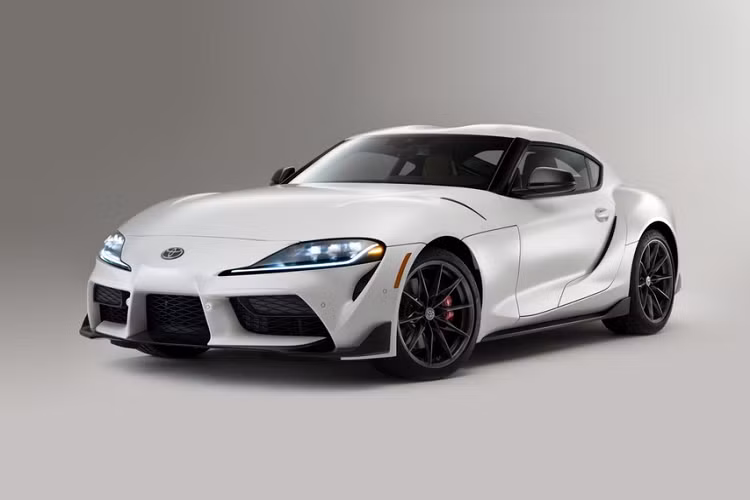 Toyota GR Supra 2023 lam nuc long nguoi ham mo voi hop so san moi