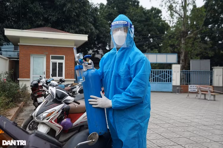 Biệt đội “ATM Oxy” miễn phí hỗ trợ F0 bất kể ngày đêm ở Hà Nội - Hình 6 Biet doi “ATM Oxy” mien phi ho tro F0 bat ke ngay dem o Ha Noi-Hinh-6