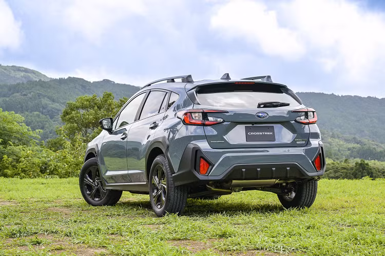Việc ra mắt thị trường của Subaru Crosstrek thế hệ thứ ba được lên kế hoạch vào năm 2023. Mức giá xe Subaru Crosstrek 2023 chưa được công bố chính thức, sau khi mở bán tại Nhật Bản, nó dần dần được tung ra các thị trường toàn cầu khác.