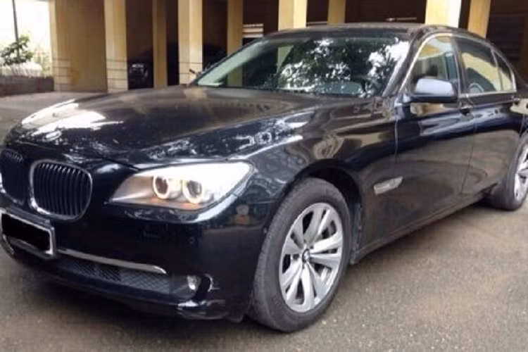  BMW 760 li hạng sang là phiên bản cao cấp nhất của BMW 7 series nói riêng và xe của BMW nói chung. Chiếc xe cũng có hàng loạt công nghệ hiện đại.