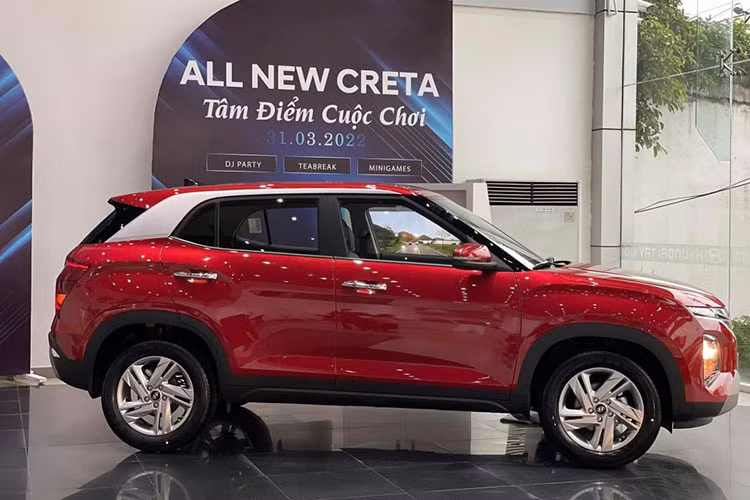 Việc đại lý giảm giá Hyundai Creta 2022 cũng là điều dễ hiểu bởi dù sao hiện tại đang là dịp mua sắm cuối năm cận Tết Nguyên Đán, chỉ cần nguồn cung đủ đầy là đại lý sẵn sàng áp khuyến mãi để thu hút sự quan tâm của người dùng.