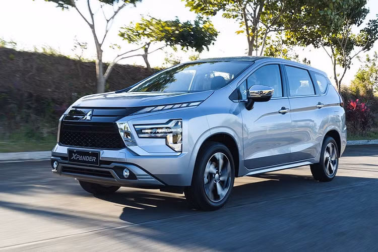 Sự thay đổi còn lại của Mitsubishi Xpander 2022 nằm ở hệ thống treo nâng cấp. Hãng Mitsubishi khẳng định hệ thống treo này mang đến cảm giác lái tốt hơn và giảm thiểu tình trạng vặn thân xe.