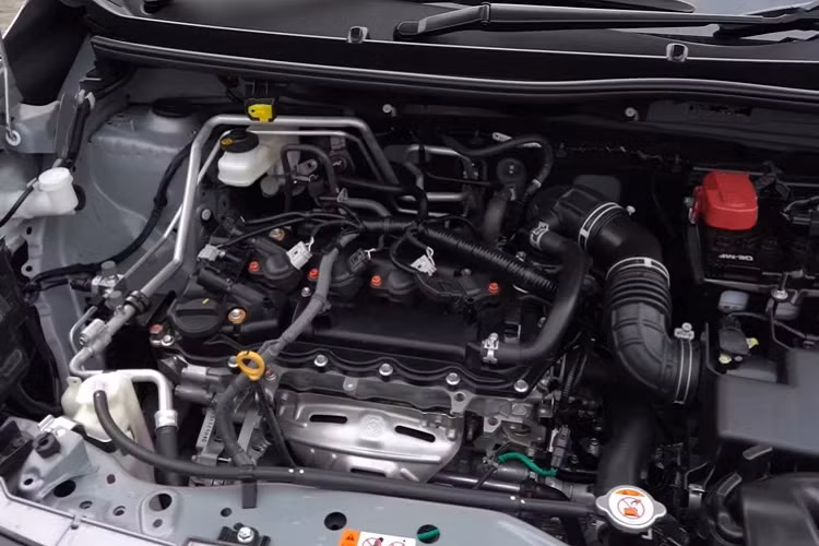 Bản các phiên bản thấp, xe sử dụng động cơ 1.3L hút khí tự nhiên, mã 1NR-VE, cam đôi DOHC, Dual VVT-i, cho công suất tối đa 96 mã lực tại 6.000 vòng/phút và mô-men xoắn cực đại 121 Nm tại 4.200 vòng/phút. Sức mạnh được truyền xuống cầu trước (FWD), thông qua hộp số tự động biến thiên vô cấp (CVT) và hộp số sàn 5 cấp (5MT).
