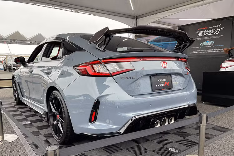 Hiện Honda Civic Type R 2023 đang được sản xuất tại nhà máy Yorii Automobile Plant ở tỉnh Saitama, Nhật Bản. Nhà máy này có công suất lên đến 250.000 xe/năm nhưng chỉ một phần nhỏ trong số đó là dành cho phiên bản hiệu suất cao của Honda Civic.
