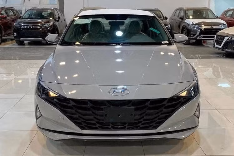 Tại Việt Nam, Hyundai Elantra 2023 thế hệ mới sẽ được bán ra với nhiều phiên bản động cơ trong đó đáng chú ý là động cơ xăng 4cyl 1.6L tăng áp mạnh mẽ trên phiên bản N Line cao cấp nhất...