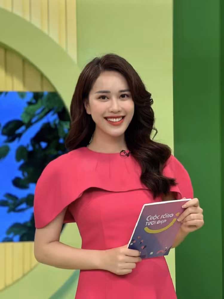 MC Mai Phuong VTV: Vo chong toi cai nhau van phai chung giuong-Hinh-7