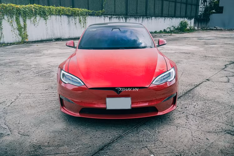 Can canh Tesla Model S Plaid dien manh 1.020 ma luc o Sai Gon