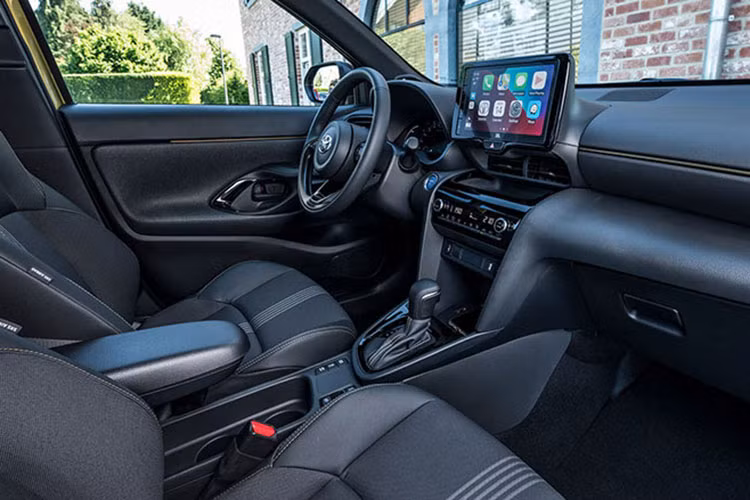 Trang OtoDriver cũng suy đoán rằng Yaris Cross dành cho Đông Nam Á có thể được Toyota chế tạo ở Indonesia thay cùng với “người anh em” Veloz và Yaris Cross sẽ là một chiếc SUV cỡ nhỏ với cấu hình 5 chỗ được định vị nằm trên Toyota Raize. Nếu đung như vậy, rất có thể Toyota Yaris Cross sẽ về Việt Nam.