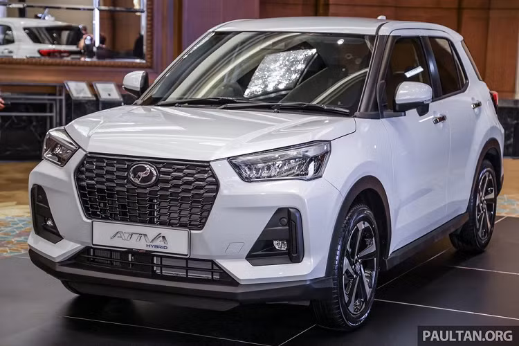 Tuy nhiên, mẫu SUV hạng A này sẽ không được phân phối theo cách thông thường. Thay vào đó, khách hàng Malaysia không thể mua đứt mẫu xe SUV Perodua Ativa Hybrid 2023 mà chỉ có thể sở hữu dưới dạng thuê xe. Sẽ có đúng 300 chiếc Perodua Ativa Hybrid được dùng để cho thuê tại Malaysia.